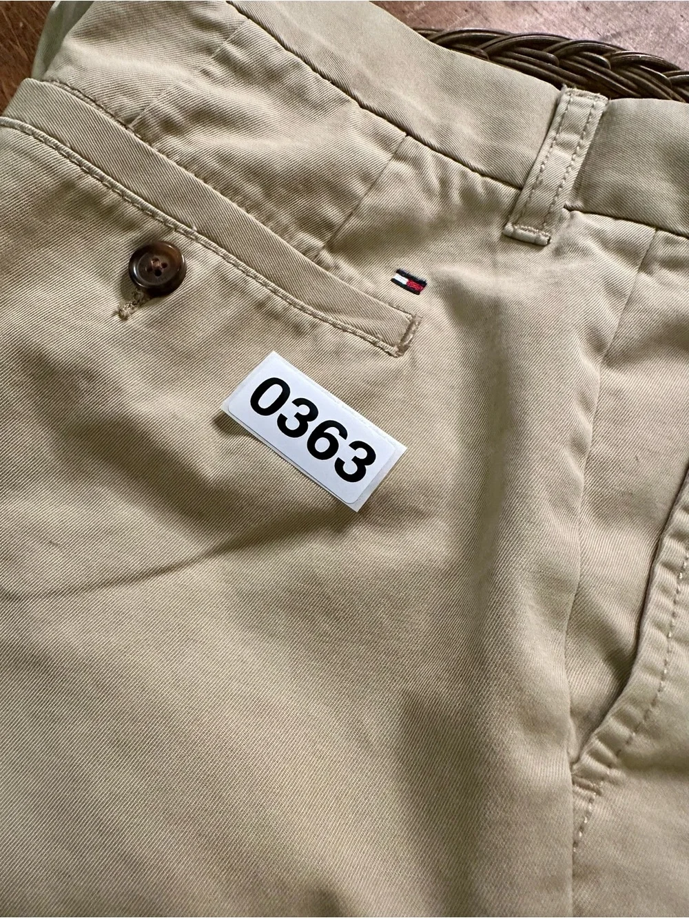 Tommy Hilfiger Tailored Fit Khaki Chino Pants 32 x 34 Men’s Beige